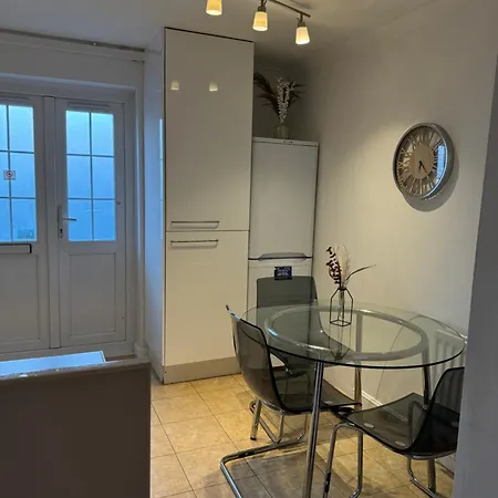 2 Bed House Near Canary Wharf London Exterior photo